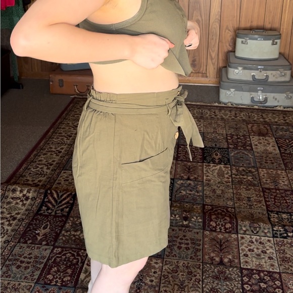 Hesperus Green Cotton Skirt - Pockets, Tie Detail, Wooden Buttons, 100% Cotton - Picture 6 of 7